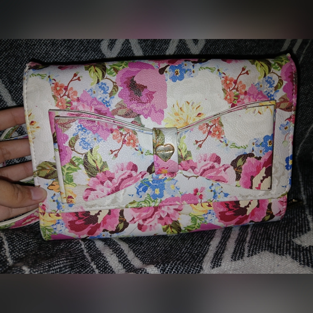 floral Betsey Johnson crossbody bag